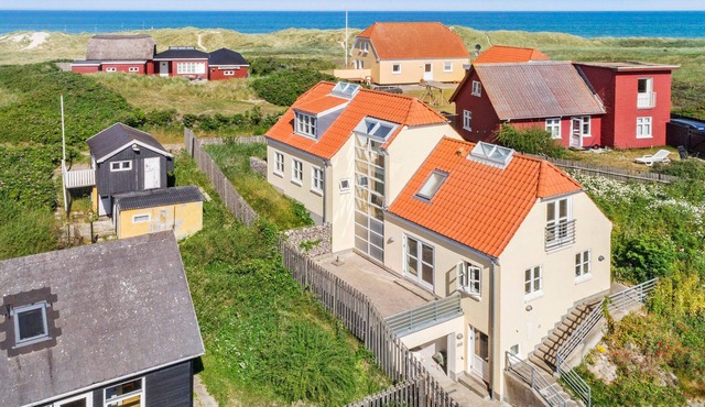 Stunning home in Løkken with WiFi