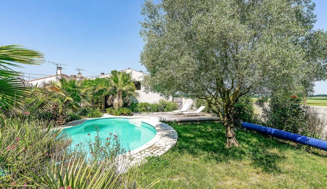 Stunning home in Médis