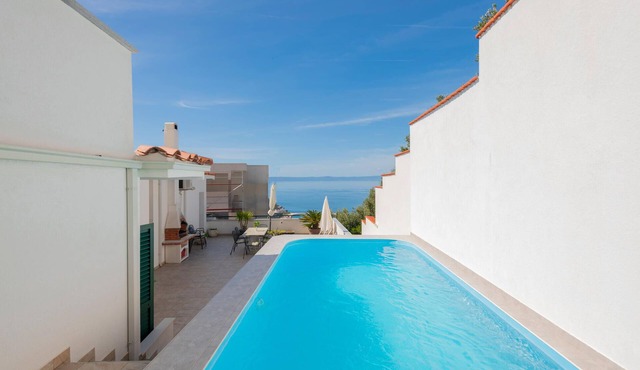 Stunning home in Makarska