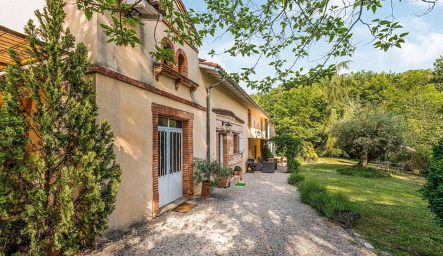 Stunning home in Marquefave with sauna