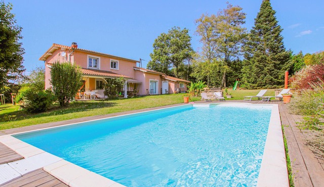Stunning home in Monseveroux