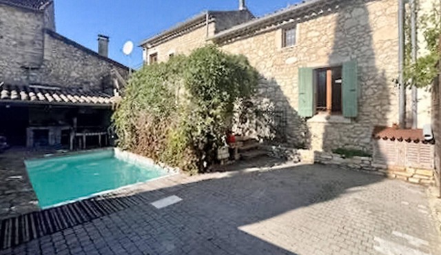 Stunning home in Montclus