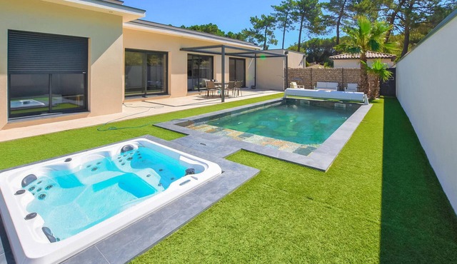 Stunning home in Mornas