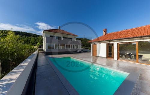 Stunning Home In Muc Gornji