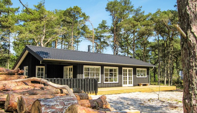 Stunning home in Nexø with kitchen