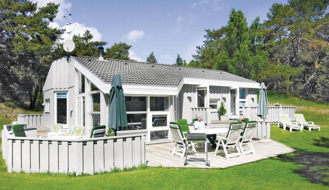 Stunning home in Nexø with kitchen