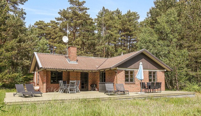 Stunning home in Nexø with WiFi