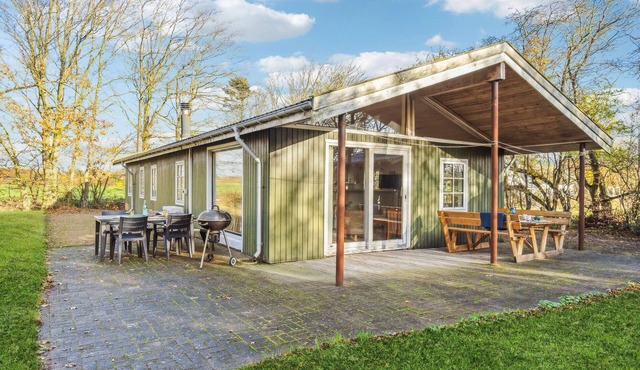 Stunning home in Nibe with kitchen