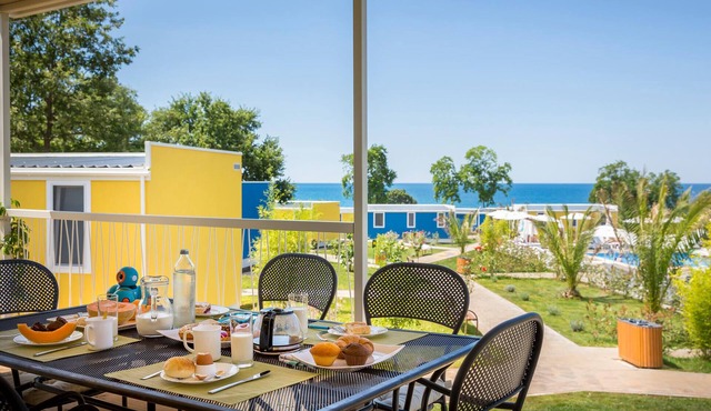 Stunning home in Novigrad with WiFi