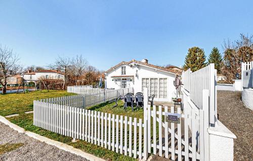 Stunning Home In Oradour-Fanais With Wifi