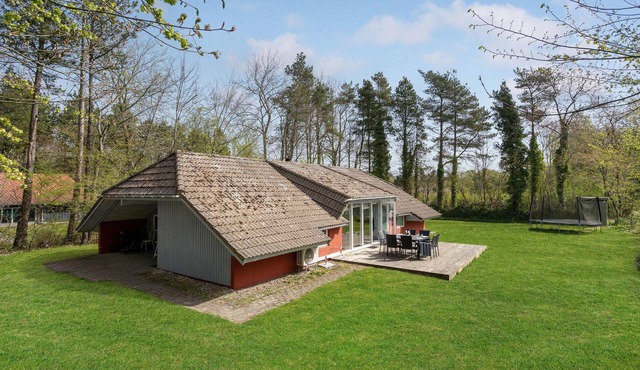 Stunning home in Oksbøl with sauna