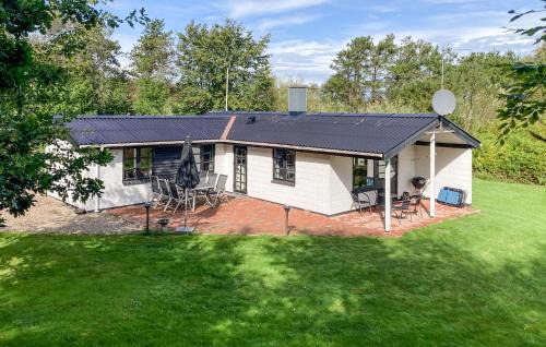 Stunning Home In Øster Assels With Wifi