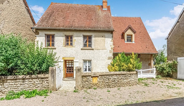 Stunning home in Oyé with house a panoramic view