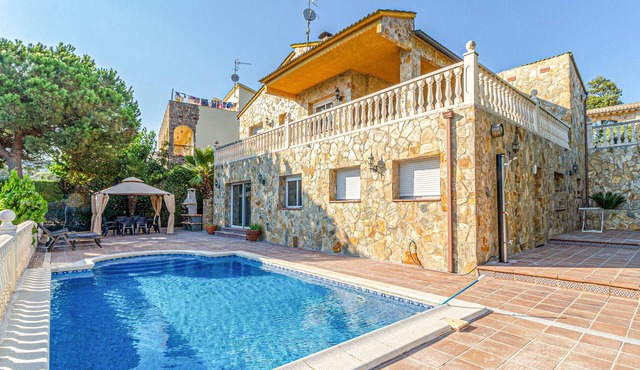 Stunning home in Palafolls