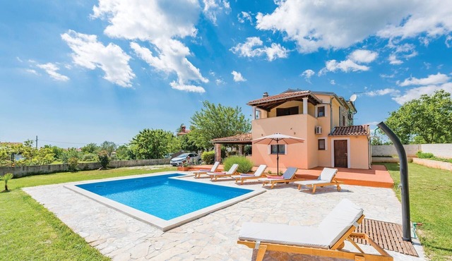 Stunning home in Peresiji