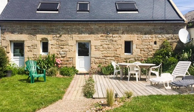 Stunning home in Plouhinec with kitchen