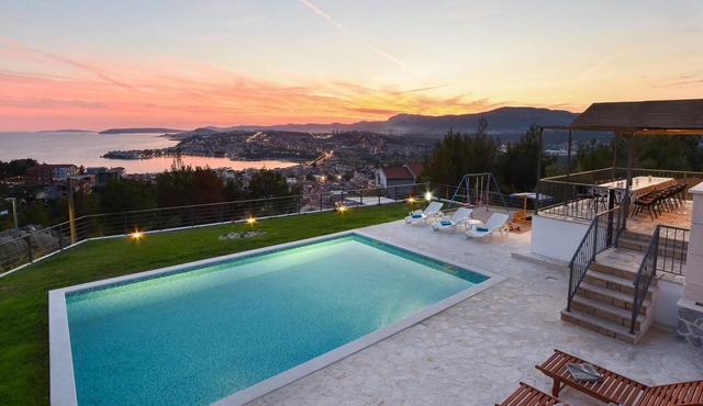 Stunning home in Podstrana