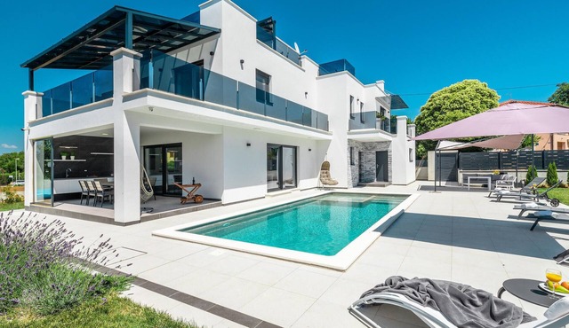 Stunning home in Porec