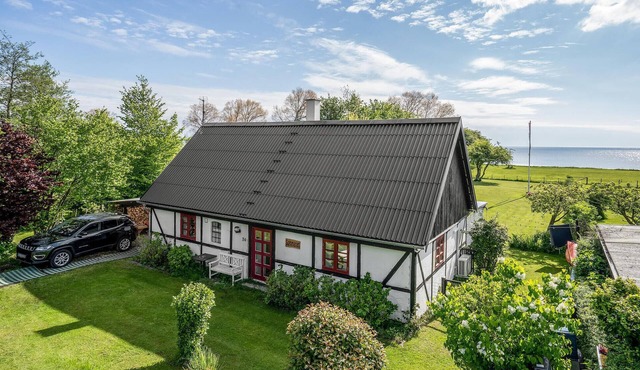 Stunning home in Præstø with kitchen
