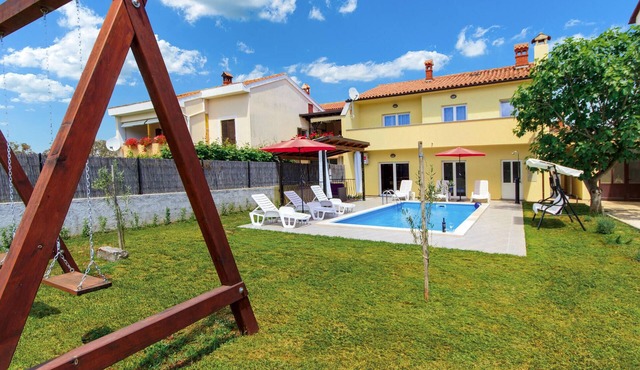 Stunning home in Pula