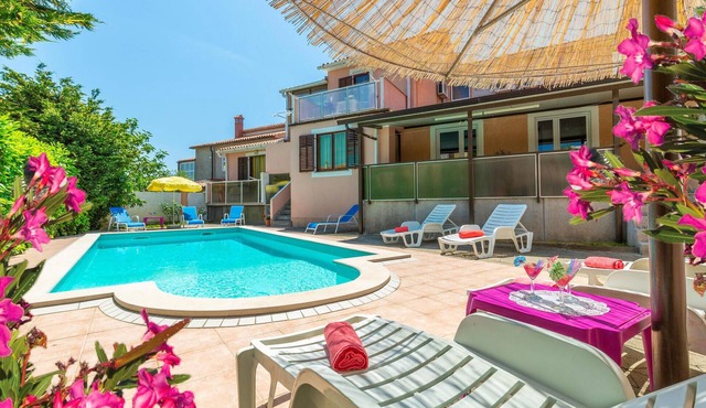 Stunning home in Pula