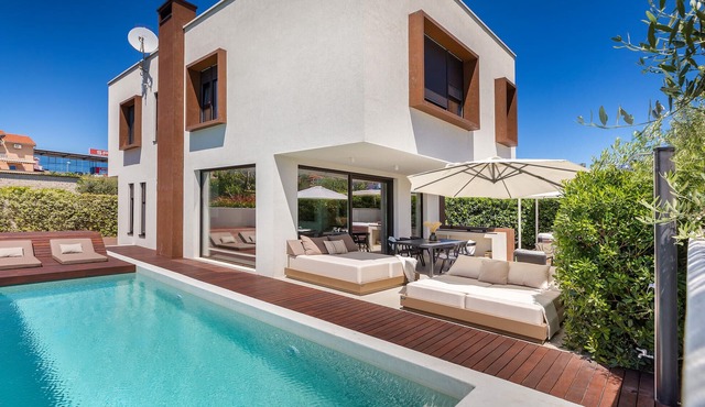 Stunning home in Pula