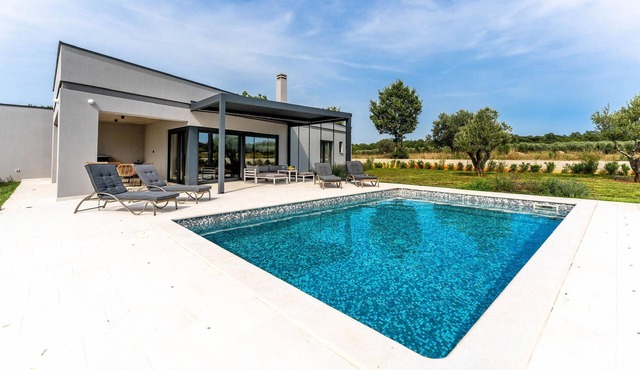 Stunning home in Pula