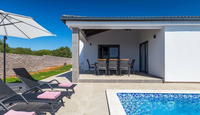 Stunning home in Pula