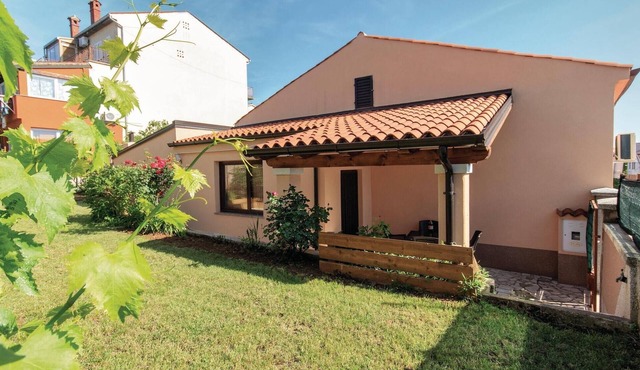 Stunning home in Pula with WiFi