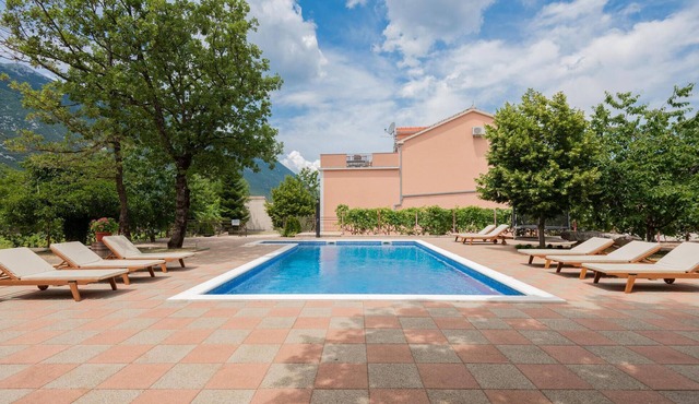 Stunning home in Rastovac