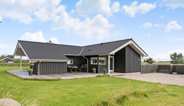 Stunning home in Rødby with WiFi