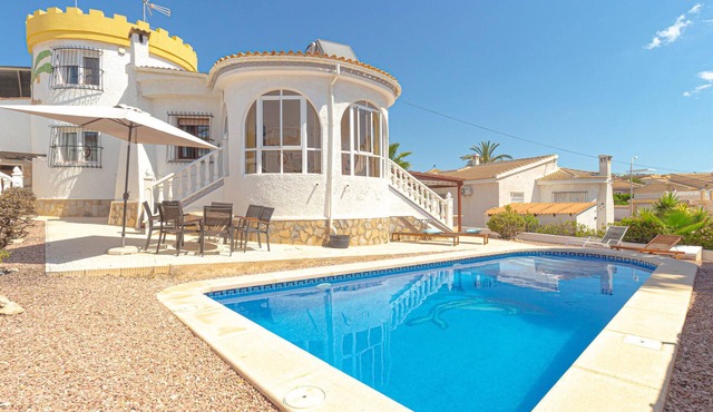 Stunning home in Rojales with kitchen