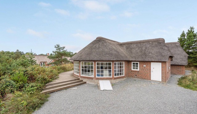 Stunning home in Rømø with kitchen