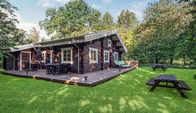 Stunning home in Rønne with WiFi