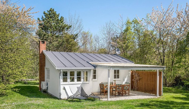 Stunning home in Rønne with WiFi