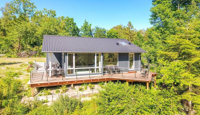 Stunning home in Rønne with WiFi