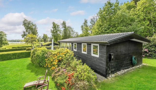 Stunning home in Roslev with kitchen