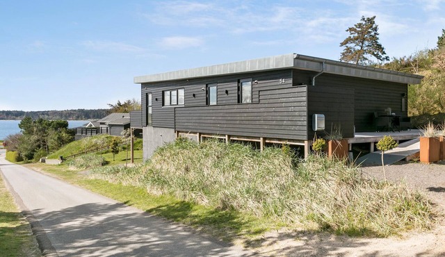 Stunning home in Roslev with kitchen