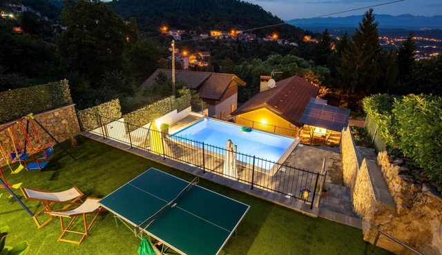 Stunning home in Rukavac