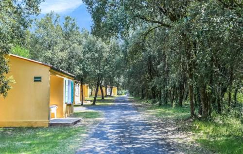 Stunning Home In Saint-Savinien