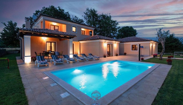 Stunning home in Svetvincenat with WiFi