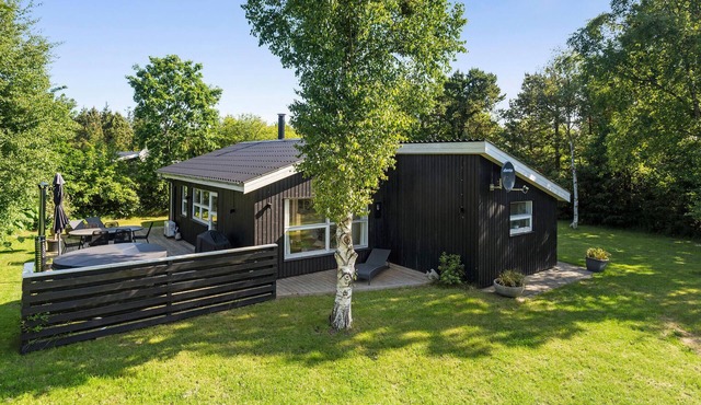 Stunning home in Sæby with WiFi