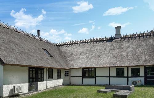 Stunning Home In Sakskøbing With Wifi