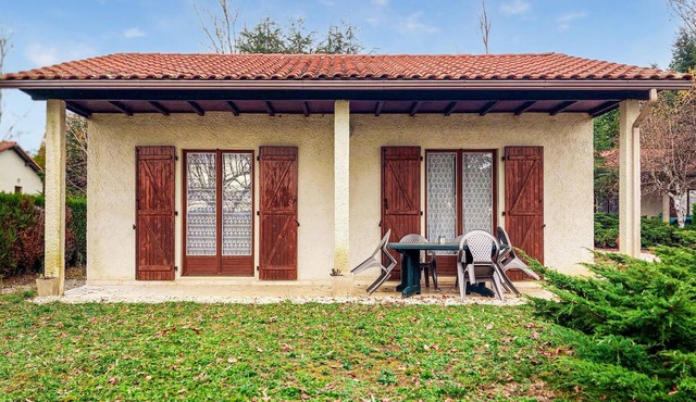 Stunning home in Sarrecave with swimming pool