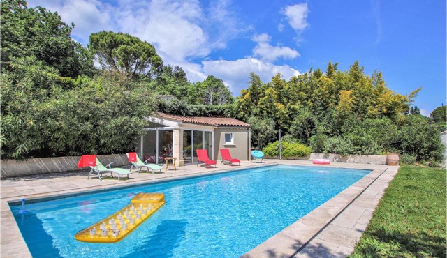 Stunning Home In Savasse With 3 Bedrooms, Wifi And Private Swimming Pool