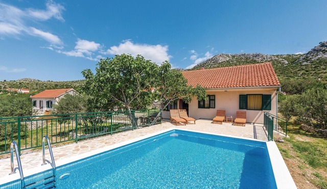 Stunning home in Sibenik