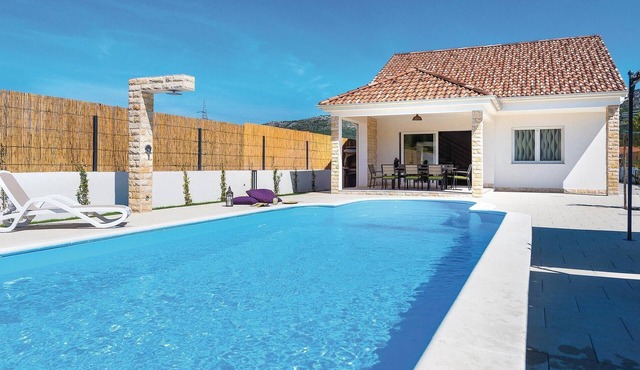 Stunning home in Sibenik