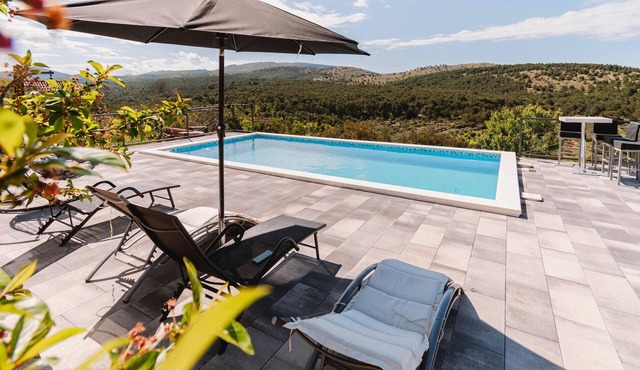 Stunning home in Sibenik