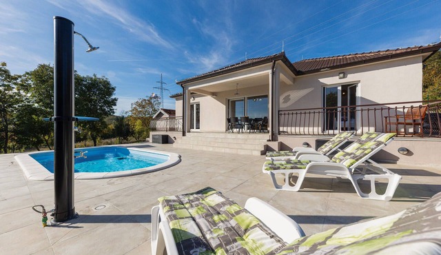 Stunning home in Sinj