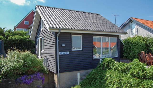 Stunning home in Sjølund with kitchen